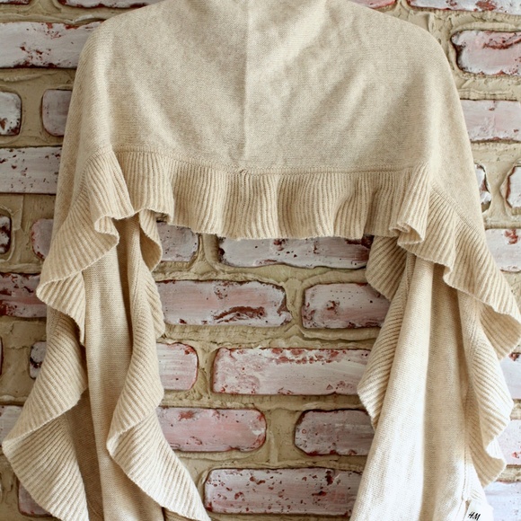 Dressy Ruffled Scarf - Picture 3 of 3